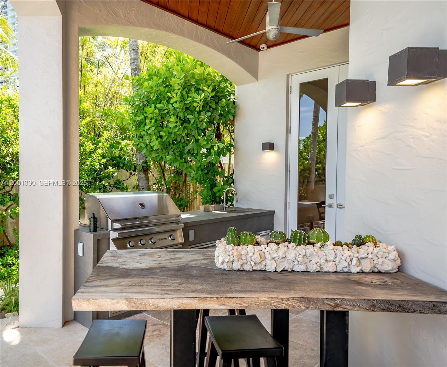 ISLAND ESTATES - Residential