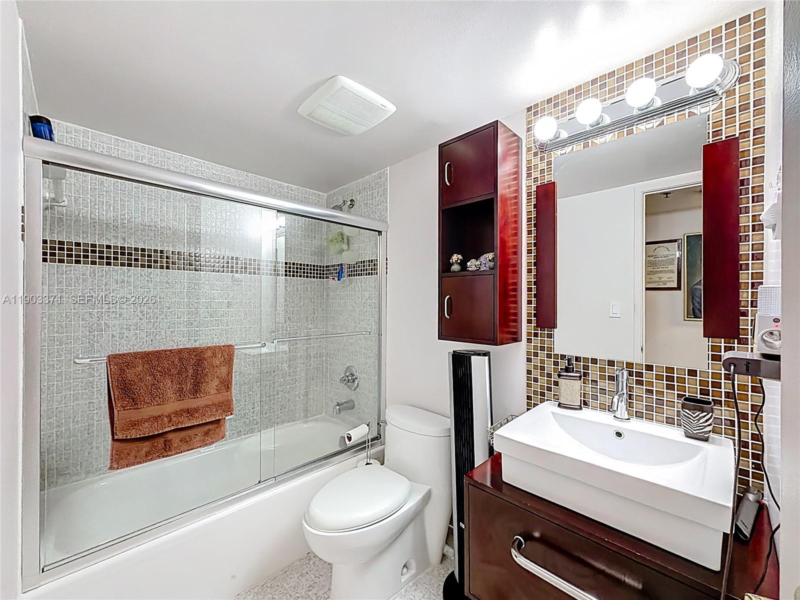 WINSTON TOWERS 600 CONDO - Residential