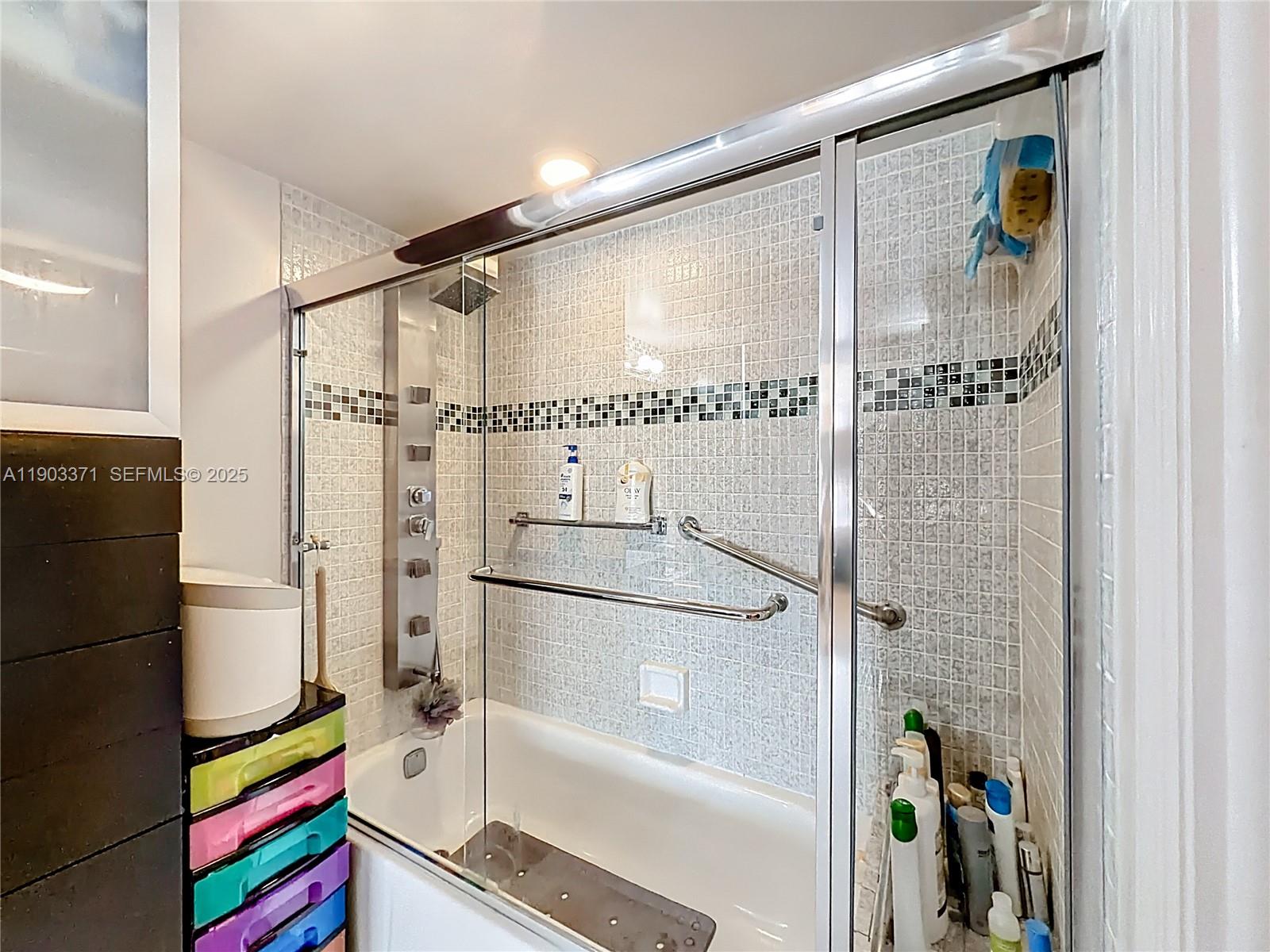 WINSTON TOWERS 600 CONDO - Residential