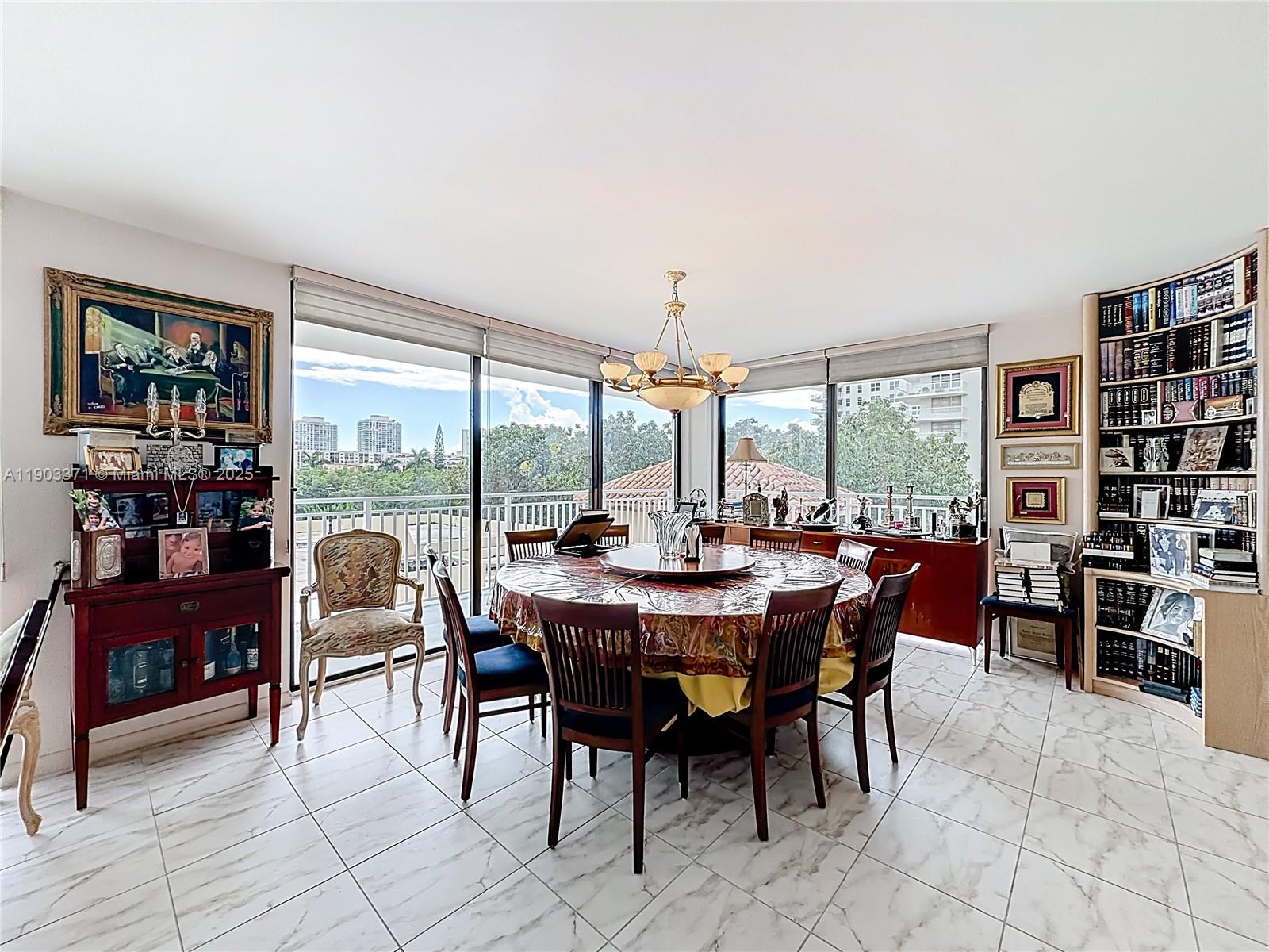 WINSTON TOWERS 600 CONDO - Residential