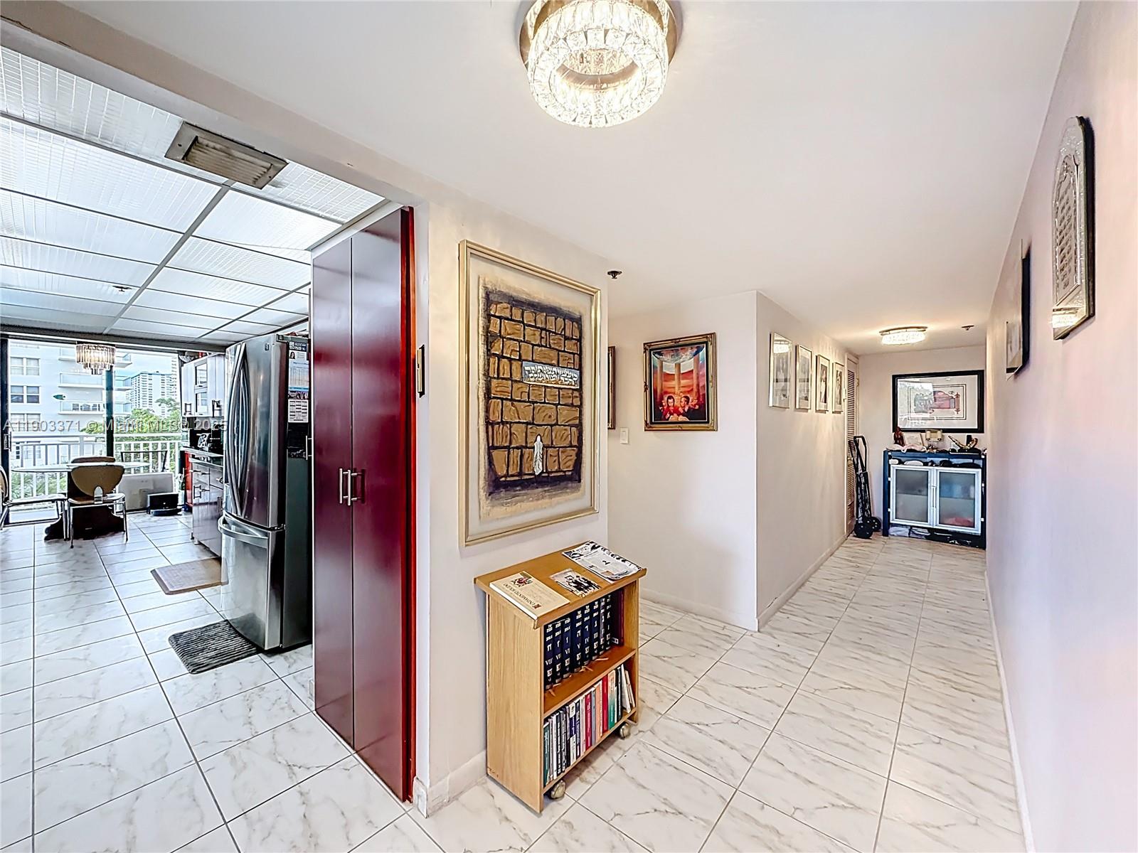 WINSTON TOWERS 600 CONDO - Residential