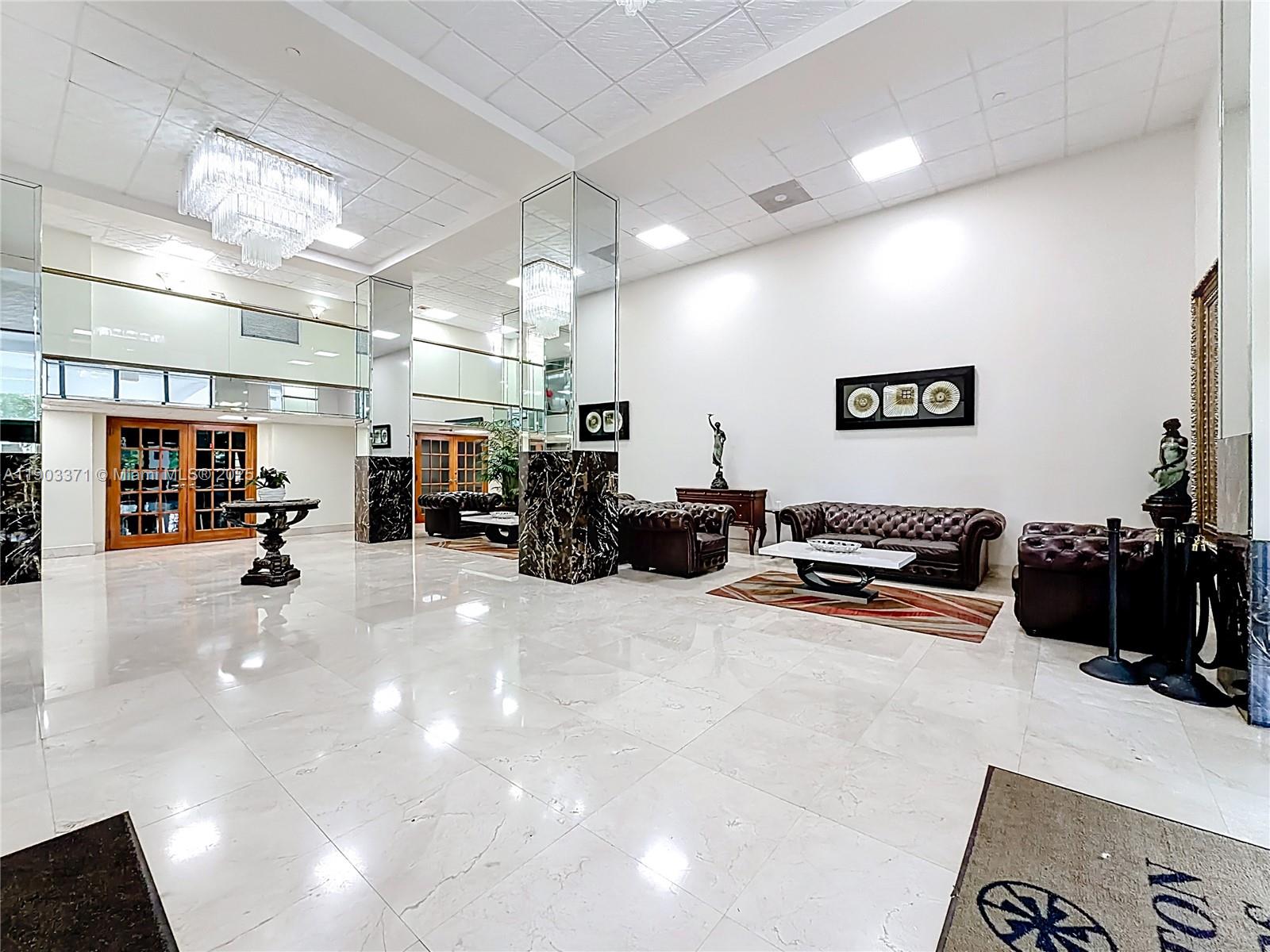 WINSTON TOWERS 600 CONDO - Residential