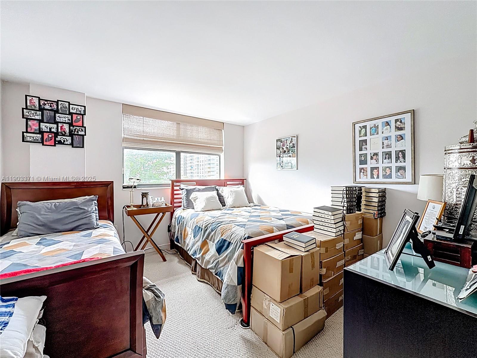 WINSTON TOWERS 600 CONDO - Residential