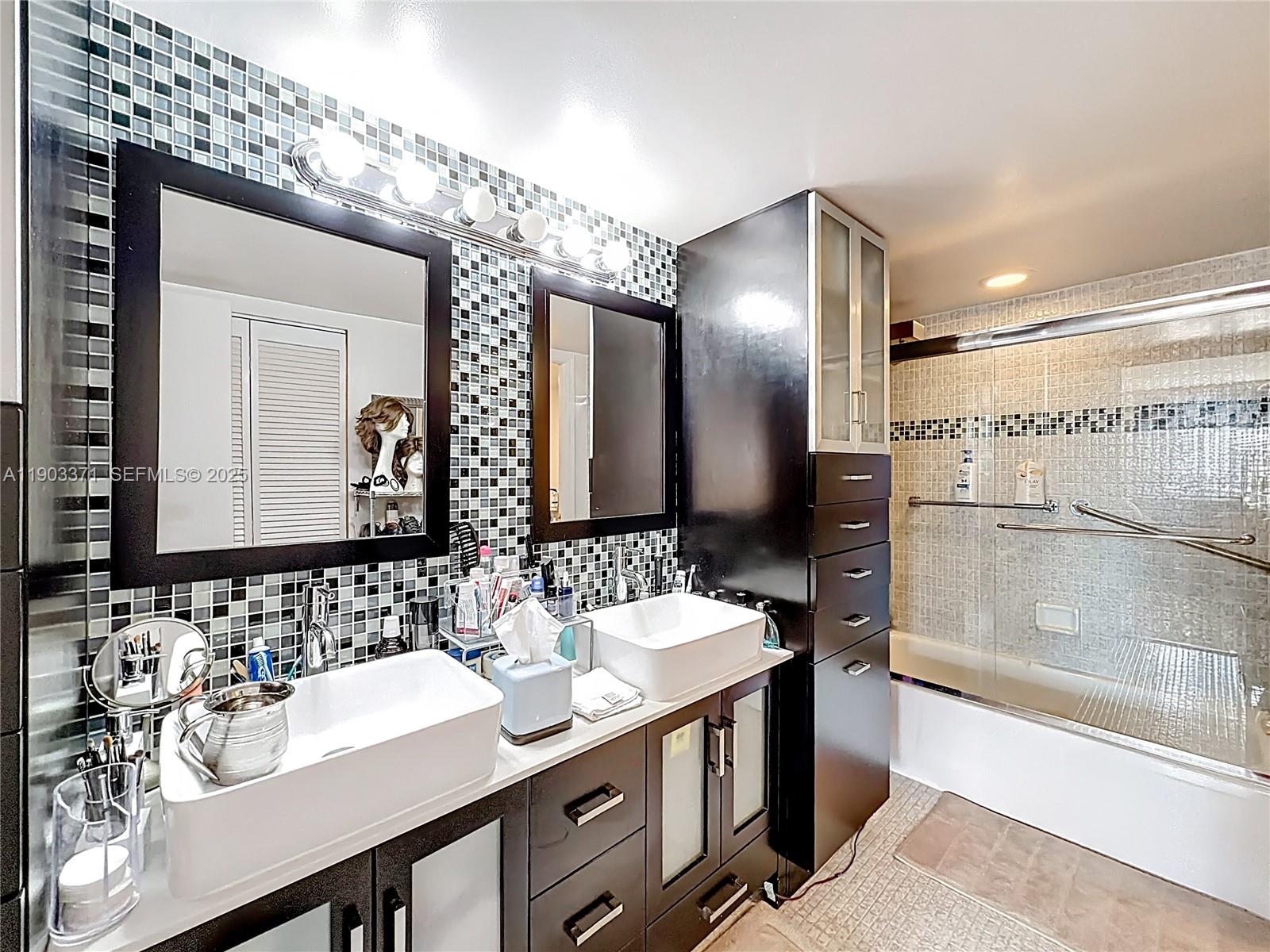 WINSTON TOWERS 600 CONDO - Residential