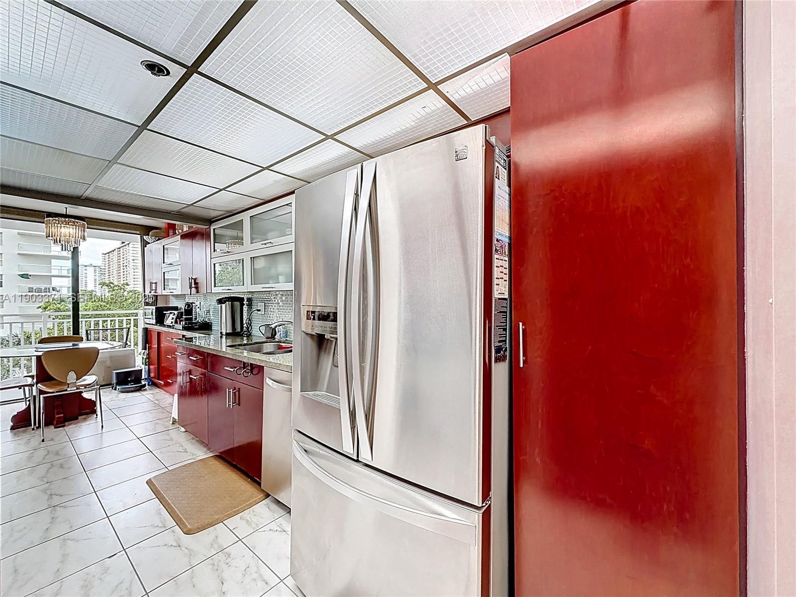 WINSTON TOWERS 600 CONDO - Residential