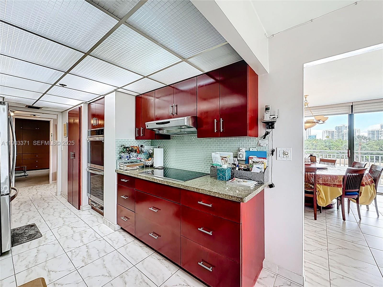 WINSTON TOWERS 600 CONDO - Residential