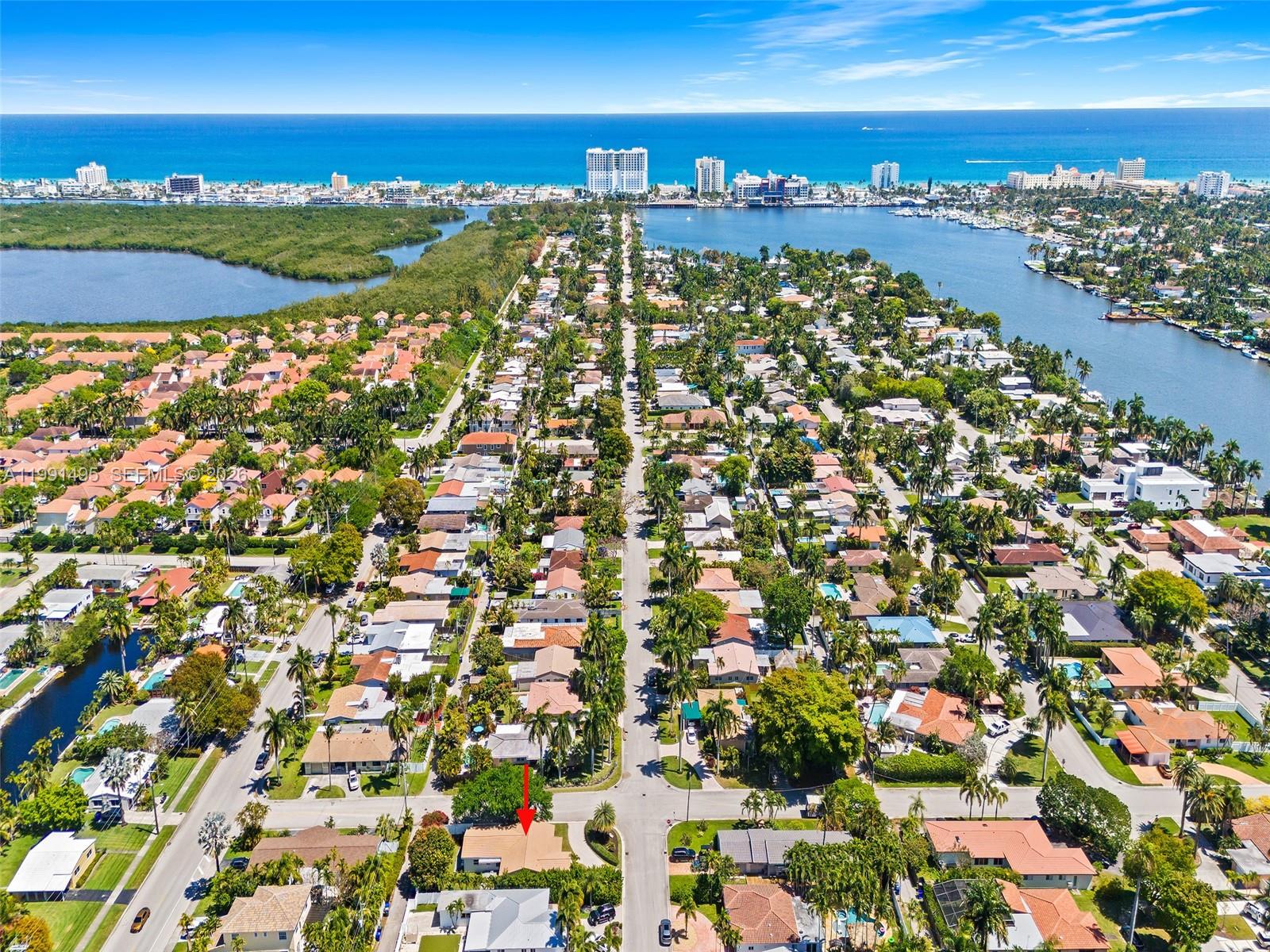 HOLLYWOOD LAKES SECTION - Residential