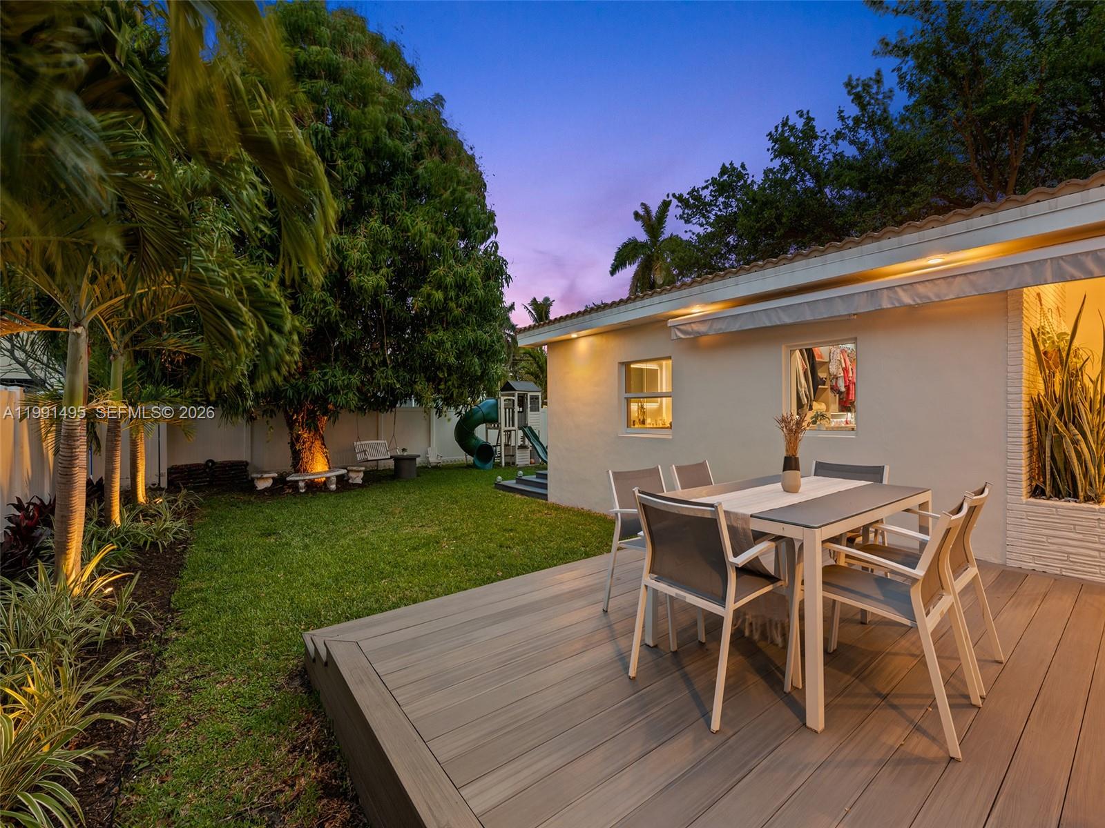 HOLLYWOOD LAKES SECTION - Residential