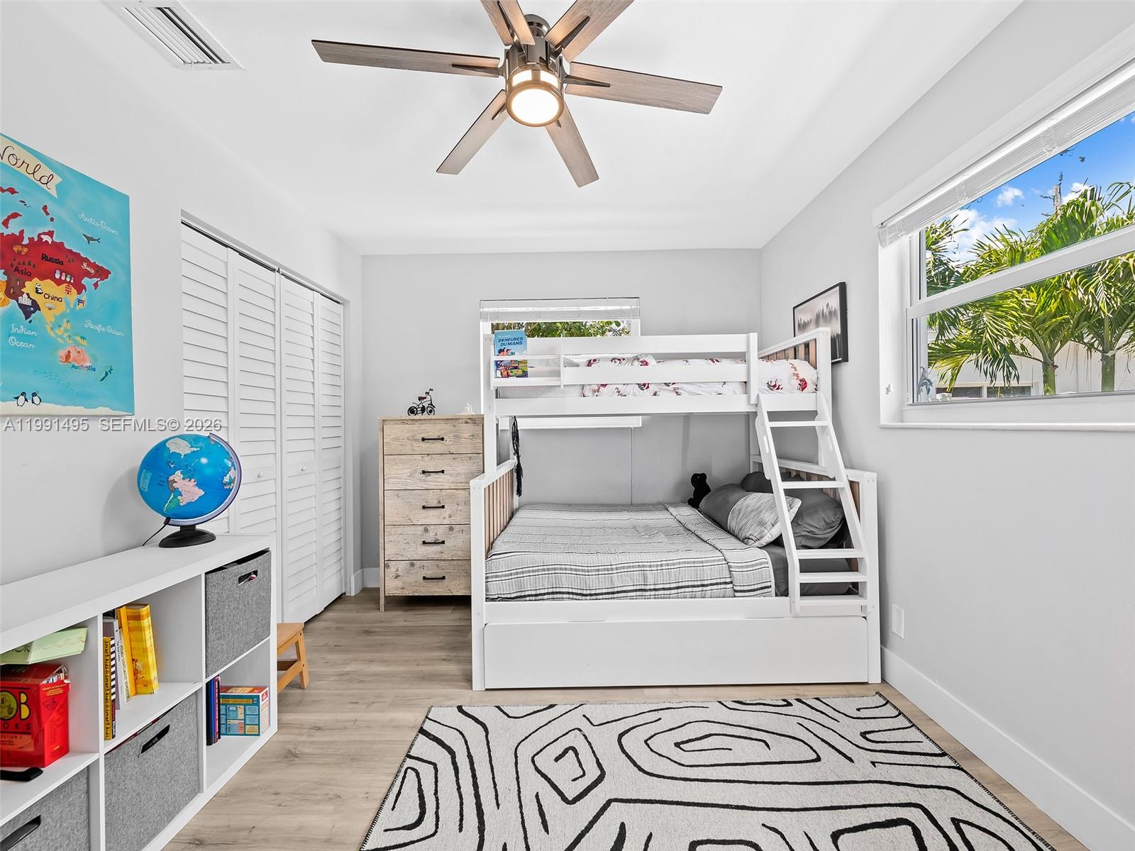 HOLLYWOOD LAKES SECTION - Residential