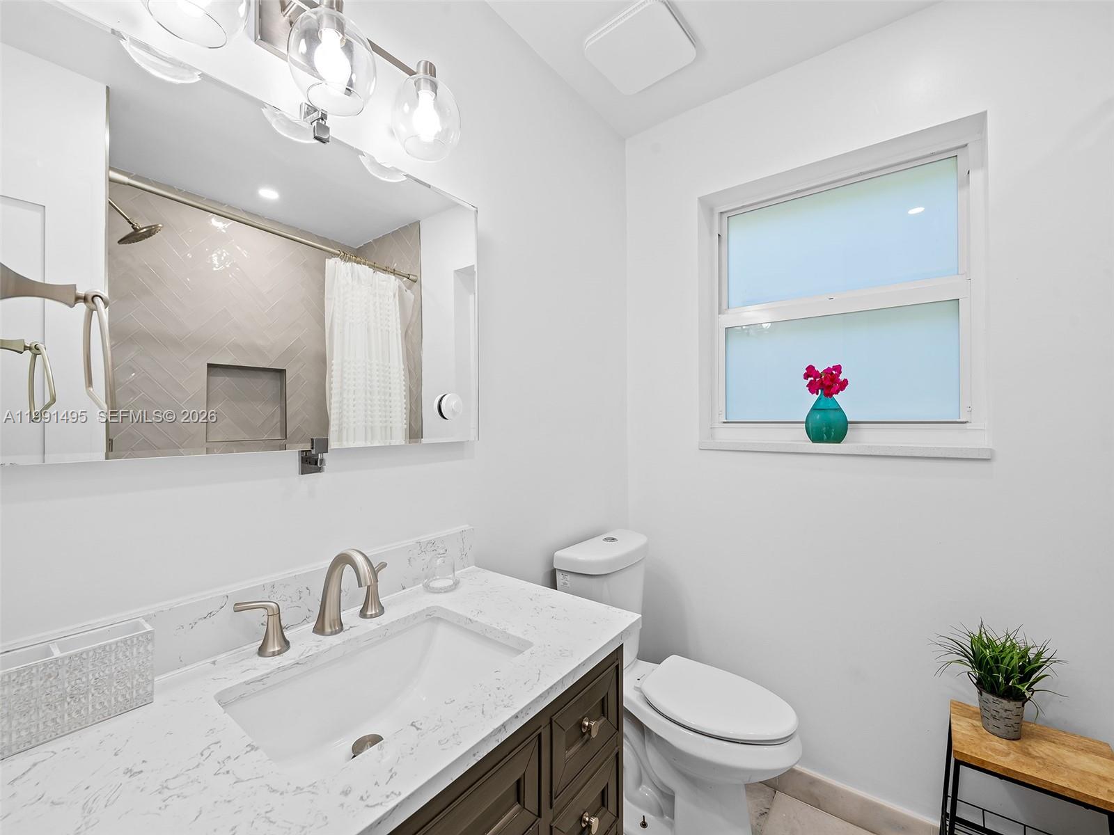 HOLLYWOOD LAKES SECTION - Residential