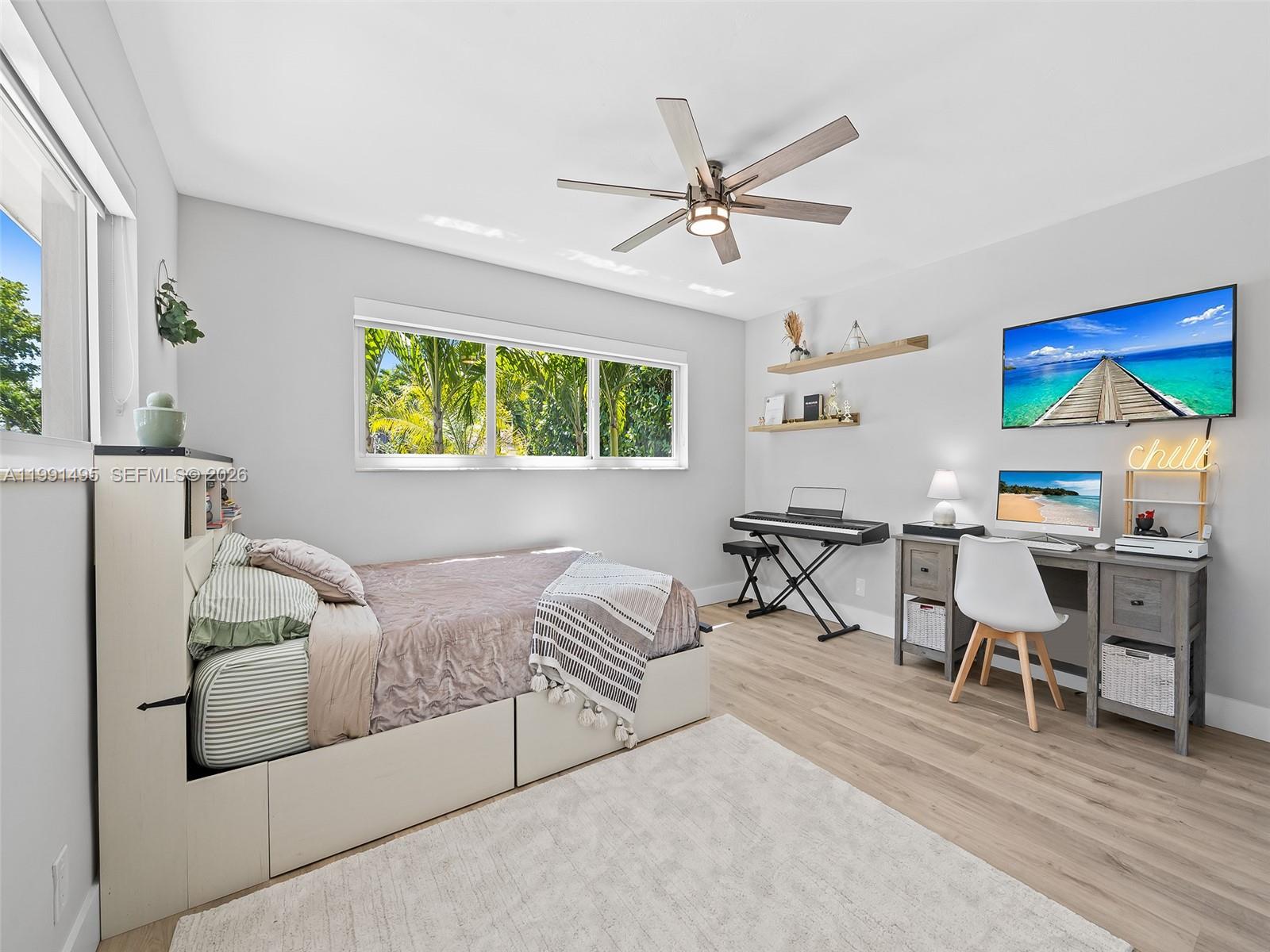 HOLLYWOOD LAKES SECTION - Residential