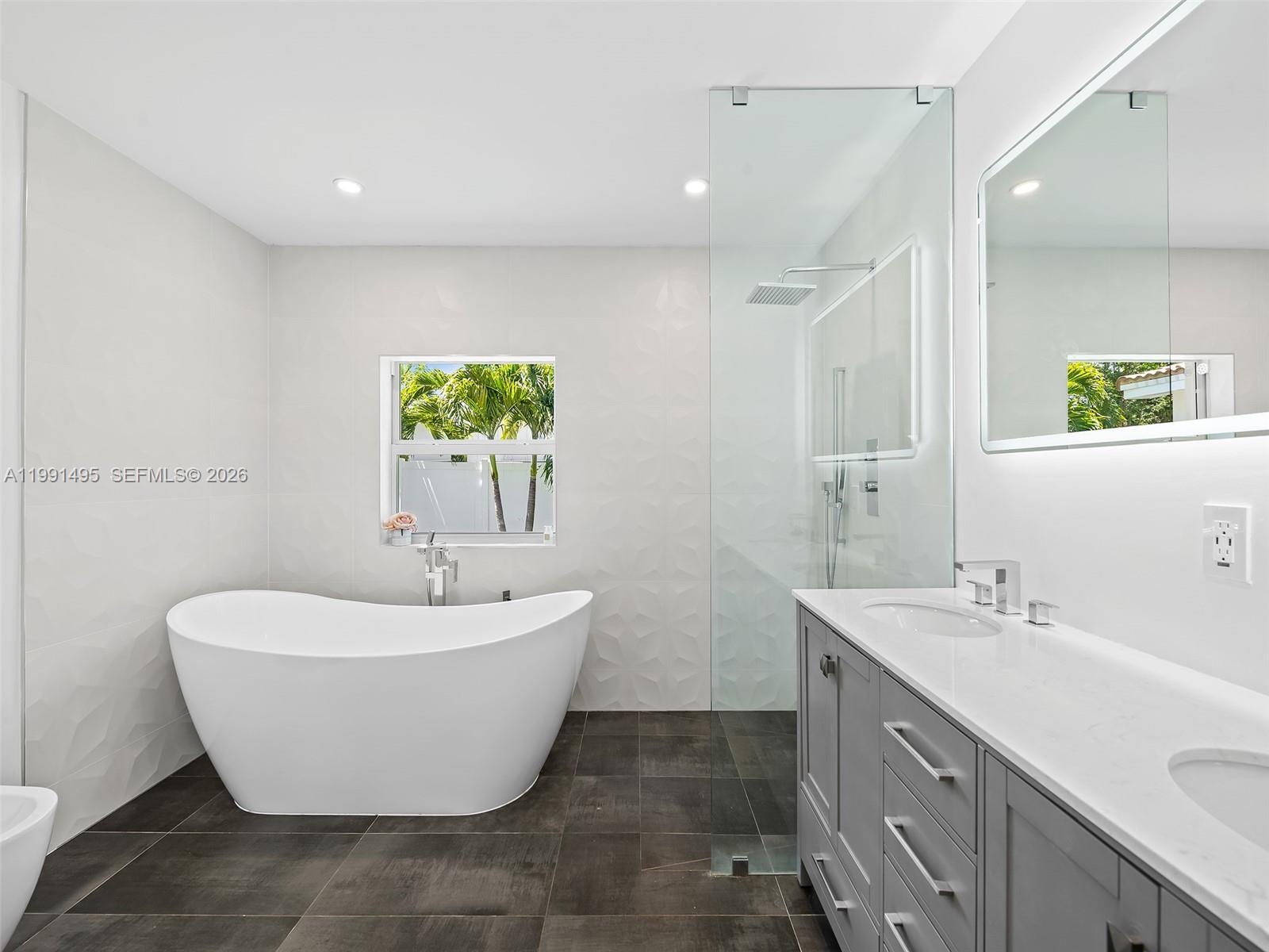 HOLLYWOOD LAKES SECTION - Residential