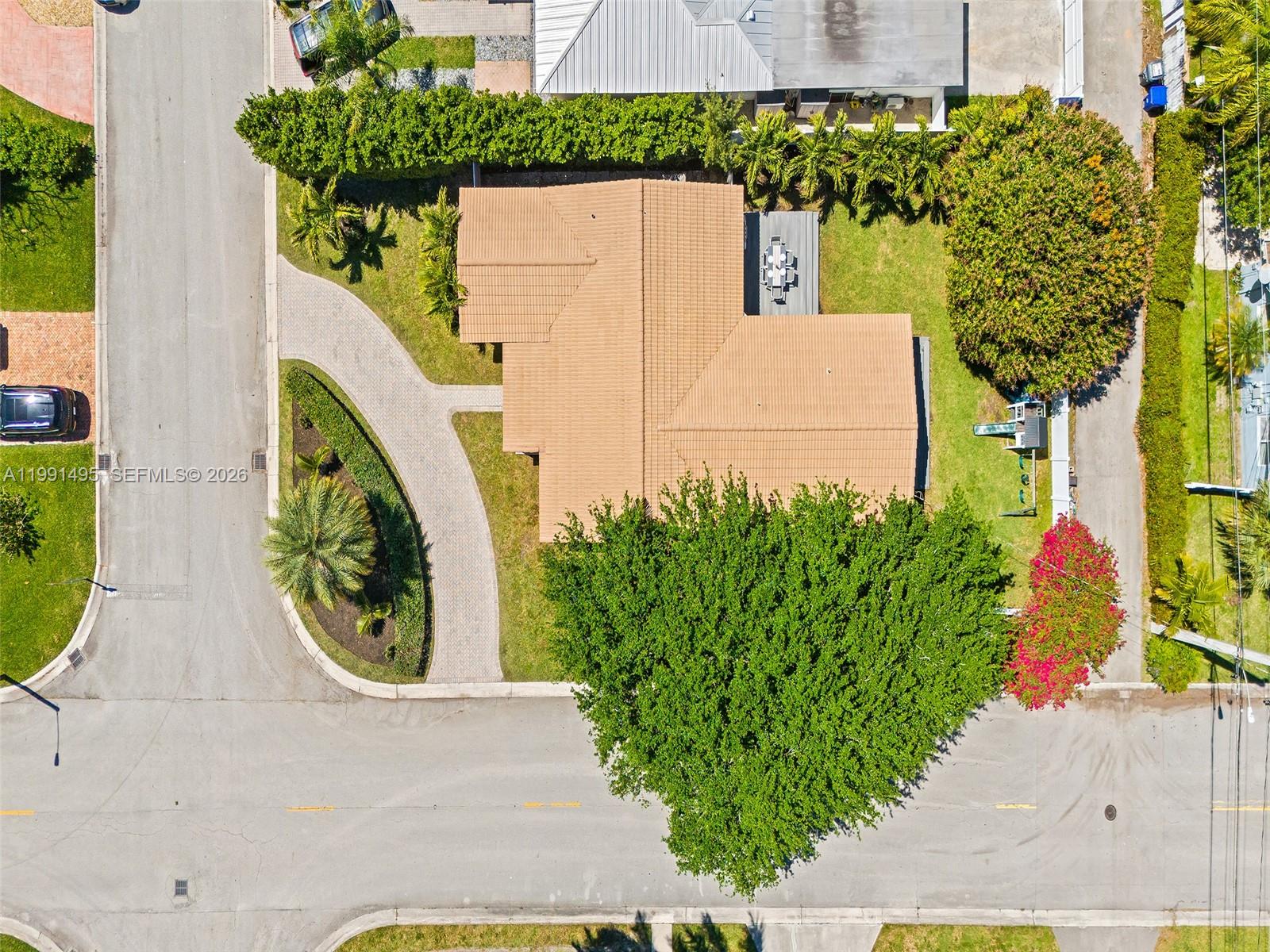 HOLLYWOOD LAKES SECTION - Residential