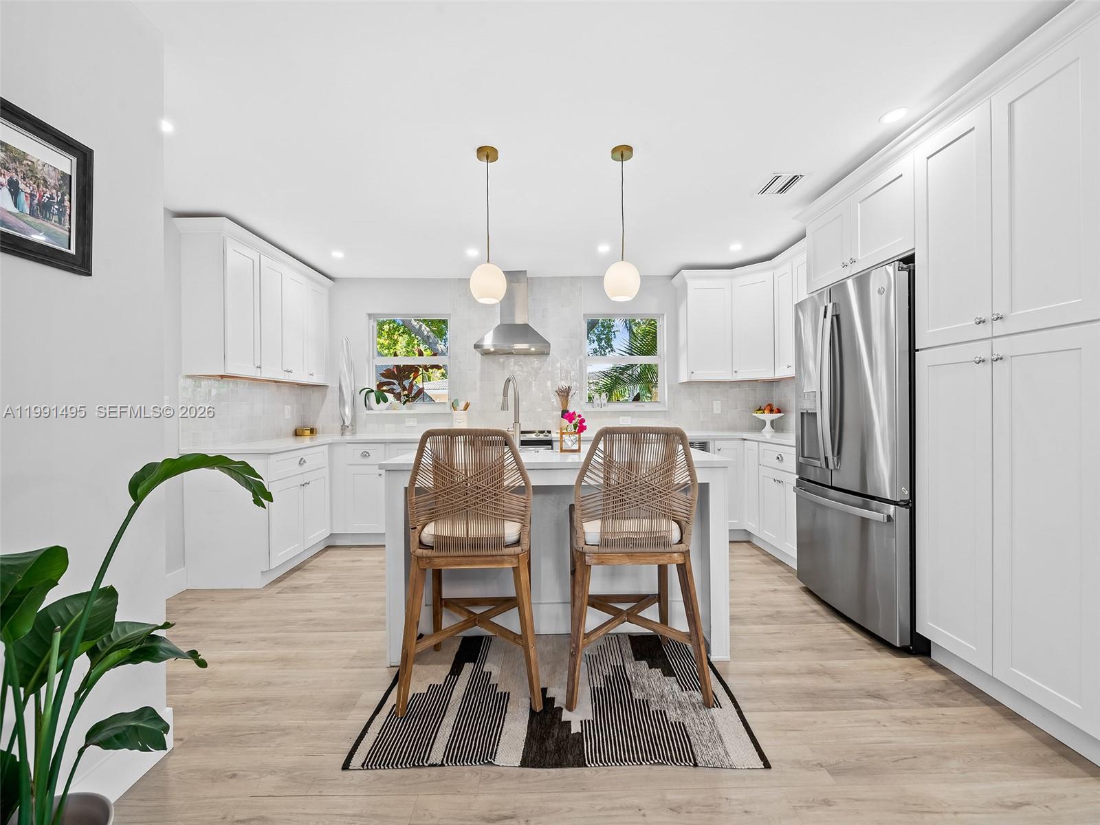 HOLLYWOOD LAKES SECTION - Residential