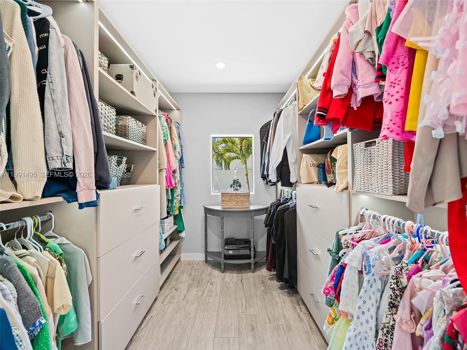 HOLLYWOOD LAKES SECTION - Residential