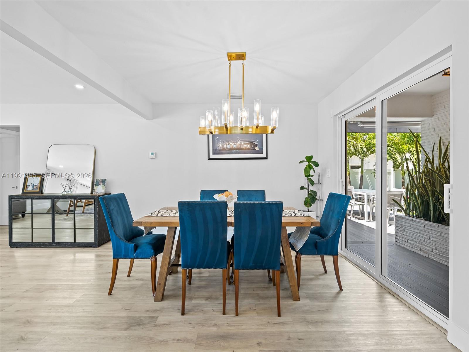 HOLLYWOOD LAKES SECTION - Residential