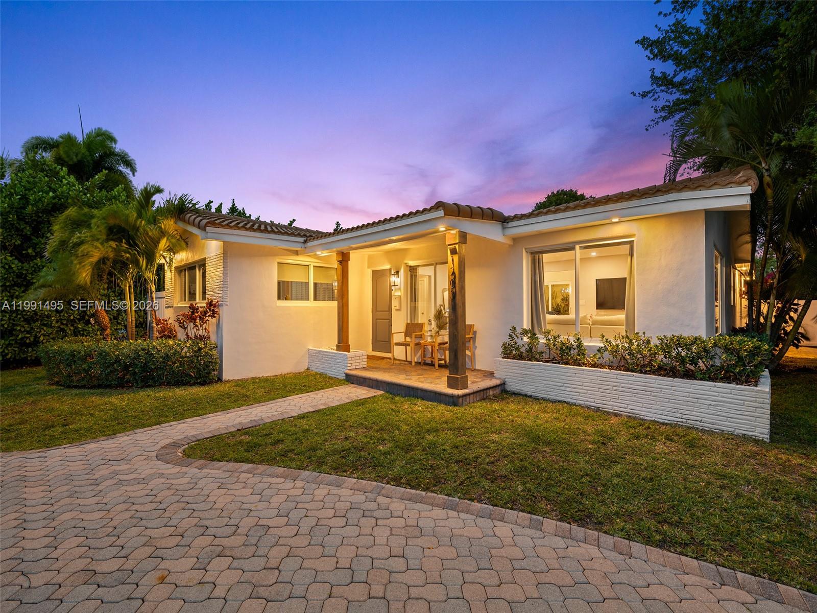 HOLLYWOOD LAKES SECTION - Residential