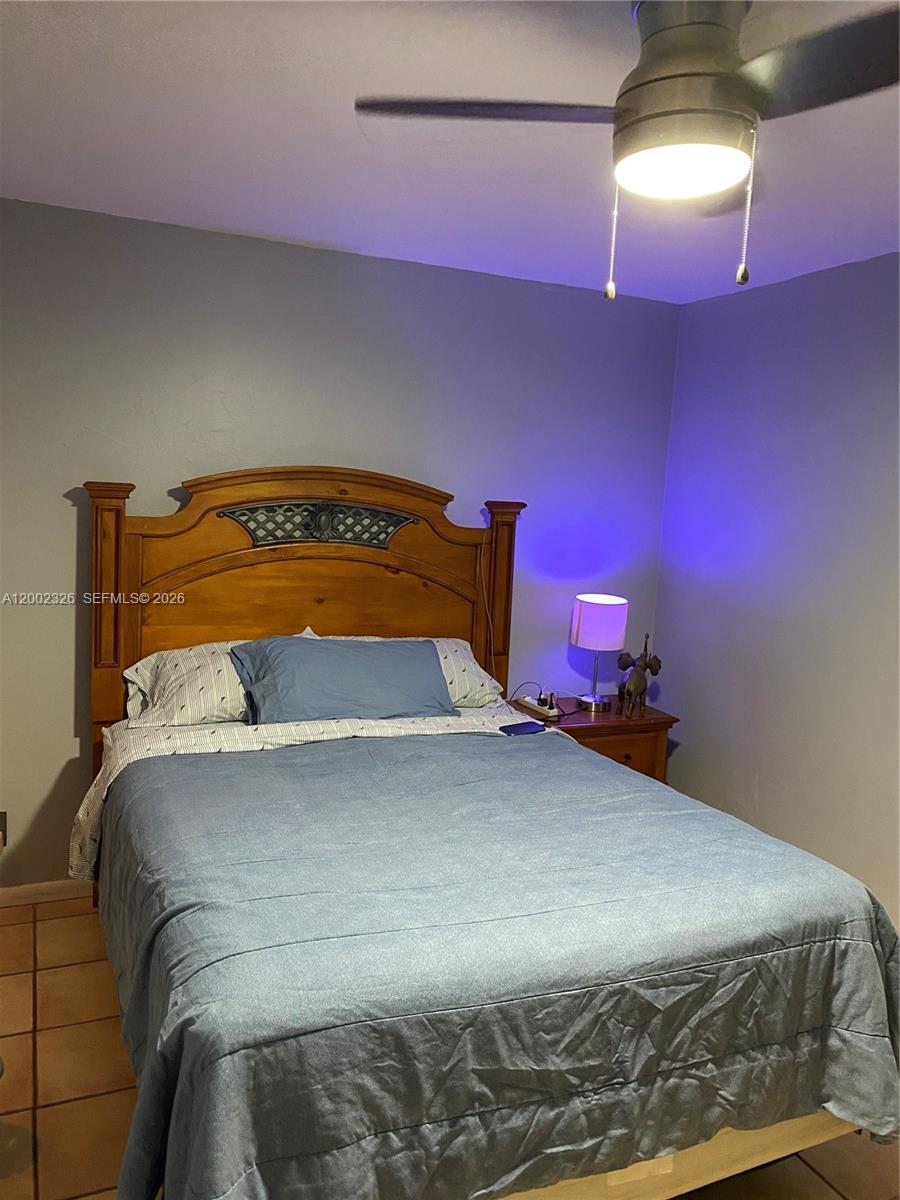 COUNTRY LAKE - Residential Lease