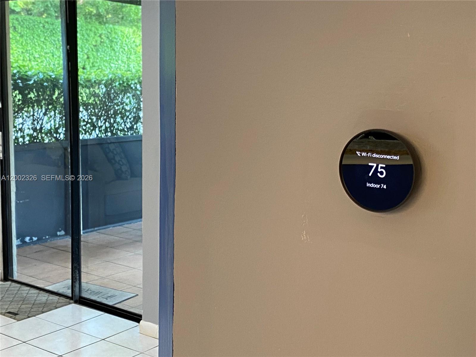 COUNTRY LAKE - Residential Lease