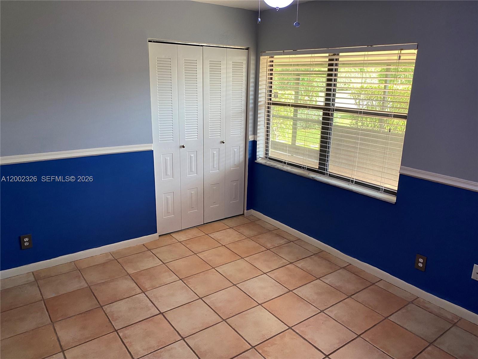 COUNTRY LAKE - Residential Lease