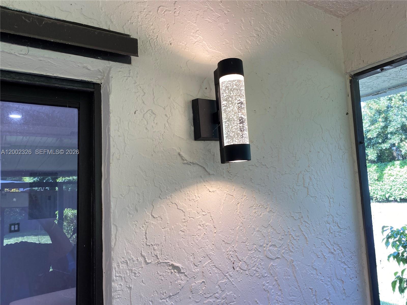 COUNTRY LAKE - Residential Lease