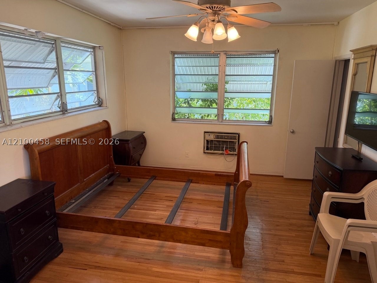 View photos, virtual tours, details... 7915 Byron Ave 4