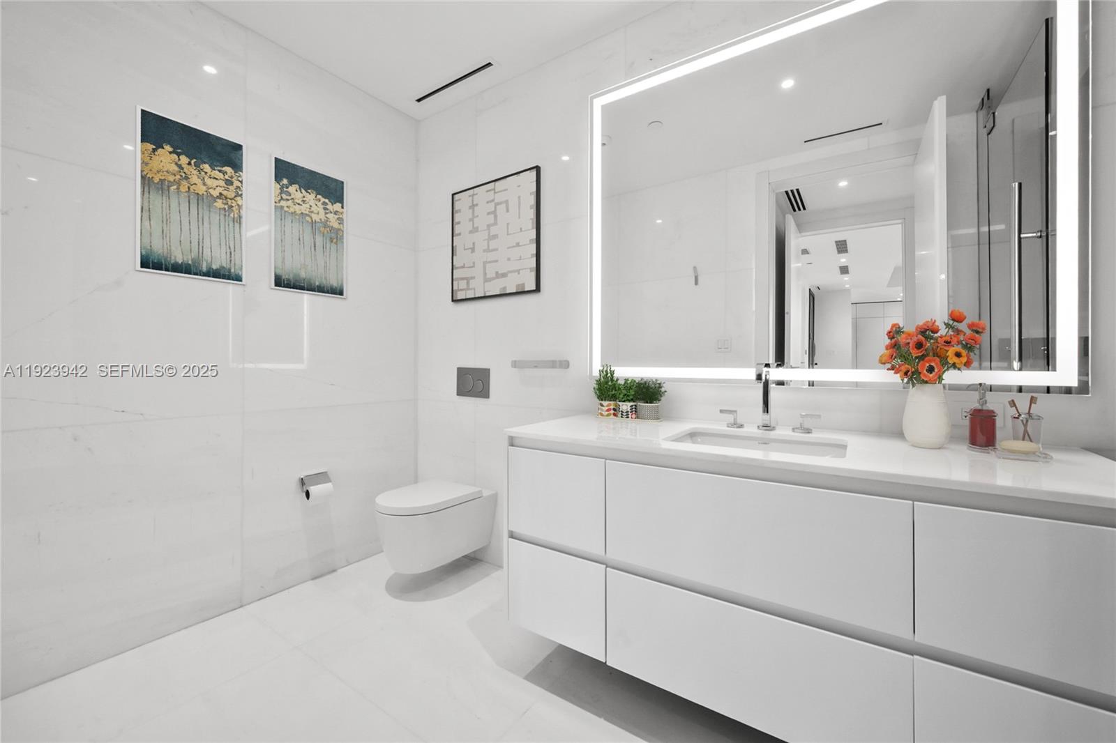 300 Biscayne Boulevard Way 1106E