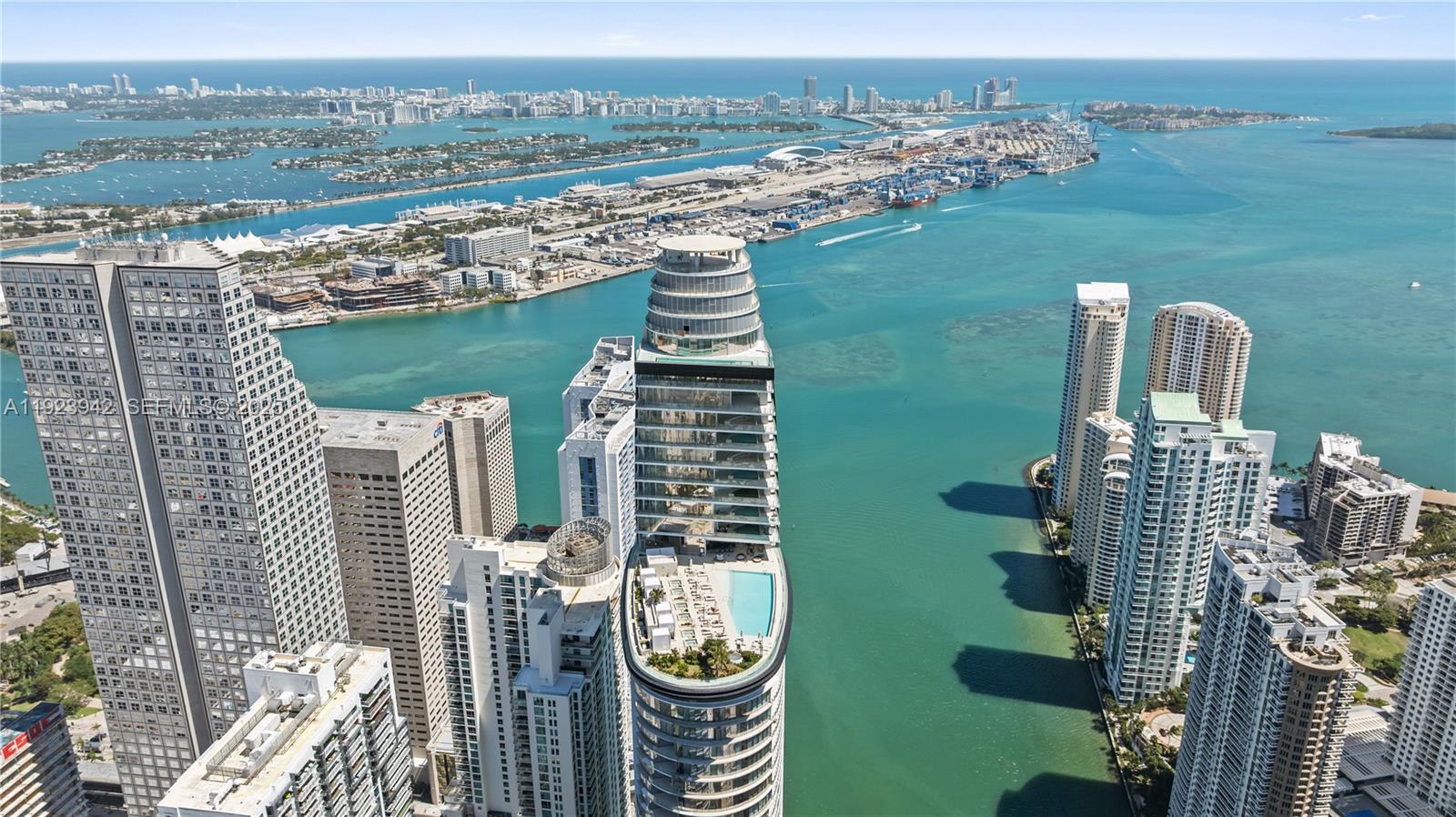 ASTON MARTIN RESIDENCES - Residential