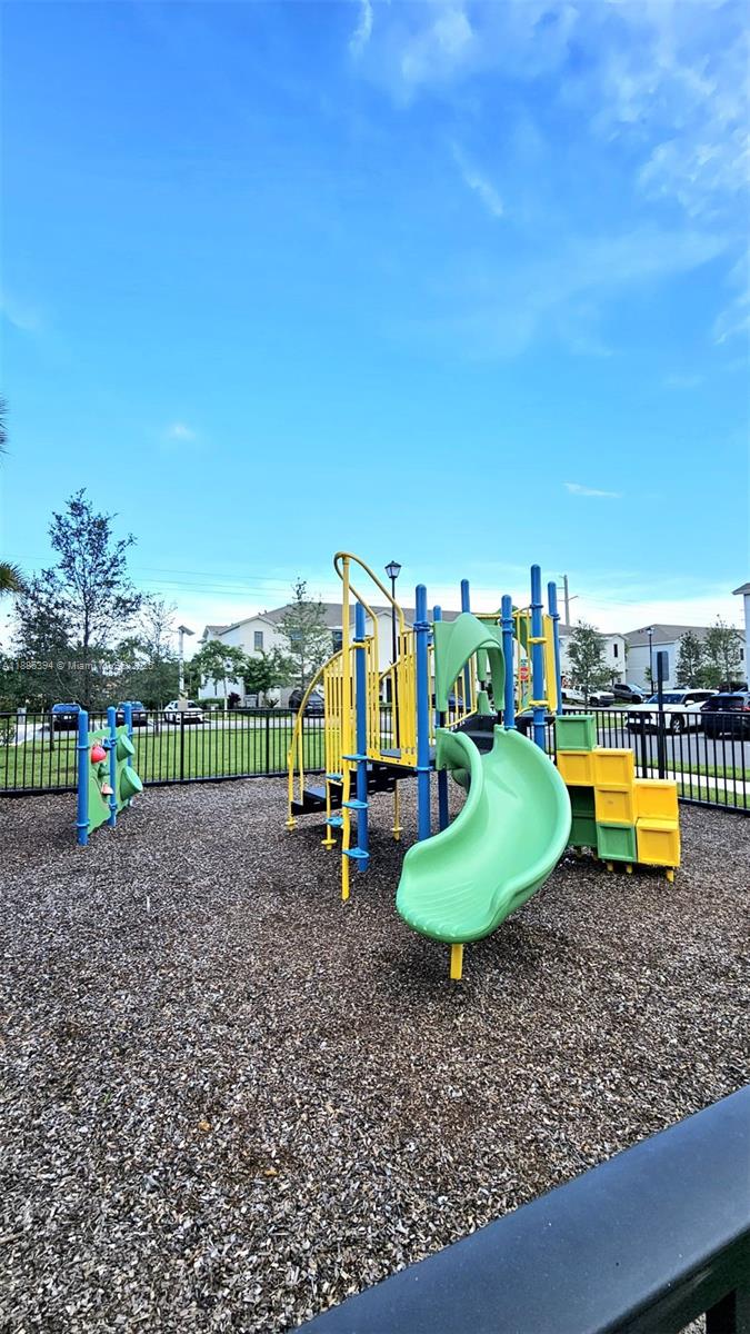 HIGHLAND OAKS - Residential Lease