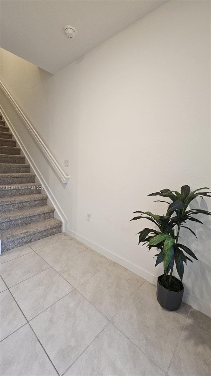 HIGHLAND OAKS - Residential Lease