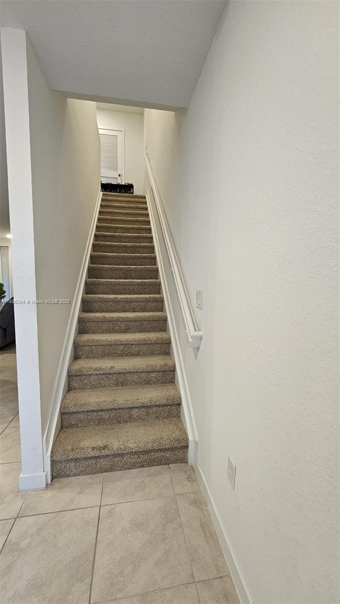 HIGHLAND OAKS - Residential Lease
