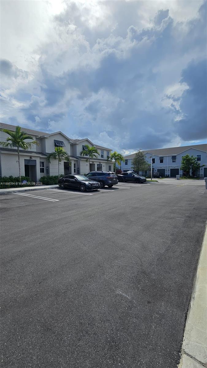 HIGHLAND OAKS - Residential Lease