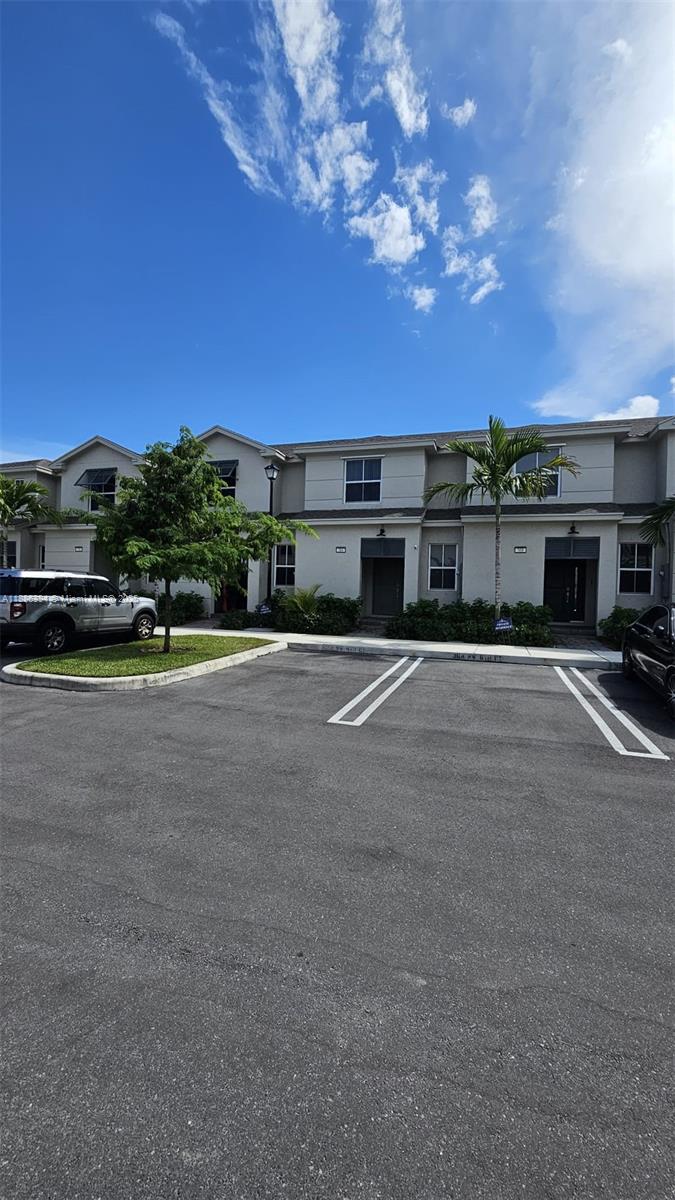 HIGHLAND OAKS - Residential Lease