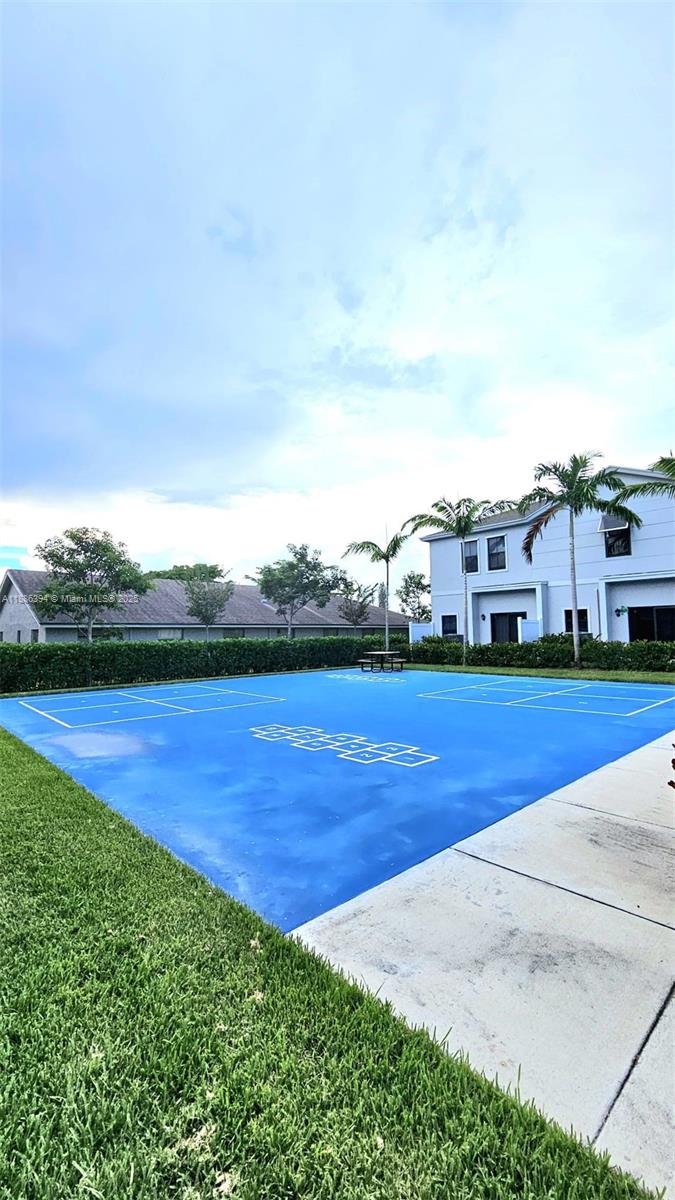 HIGHLAND OAKS - Residential Lease