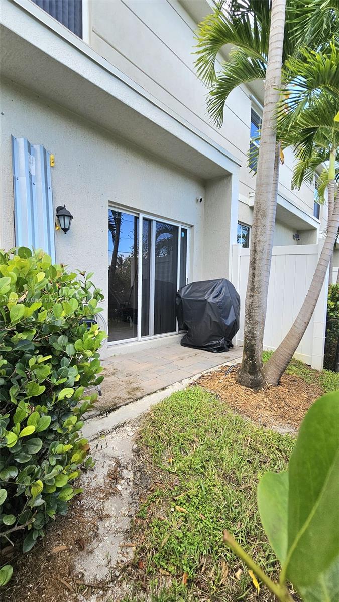 HIGHLAND OAKS - Residential Lease