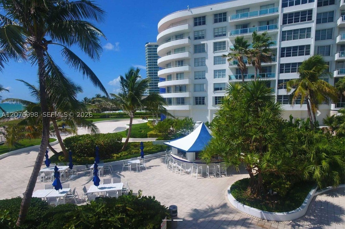 5161 Collins Ave 815