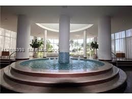 5161 Collins Ave 815