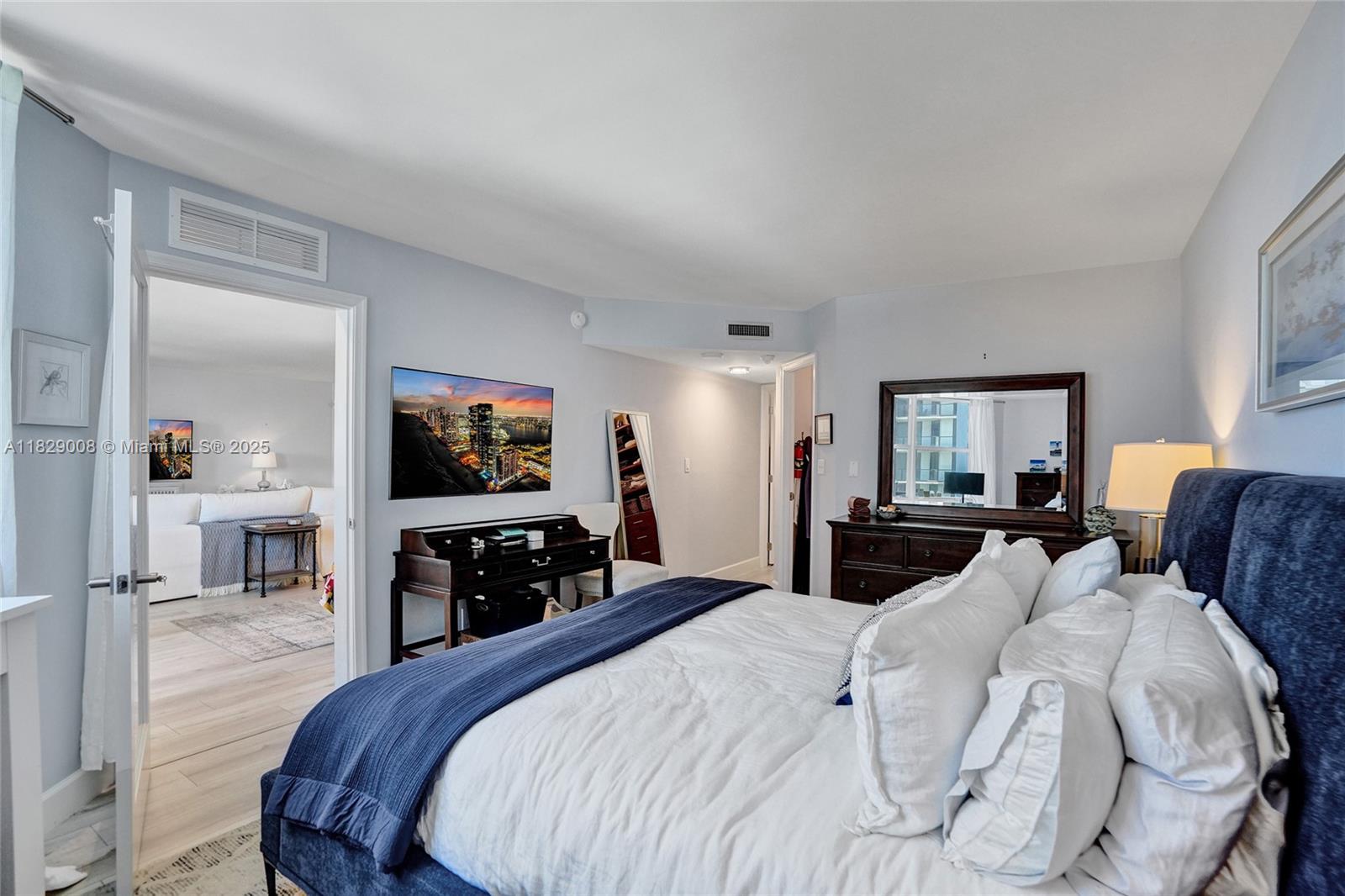 CLARIDGE CONDO - Residential