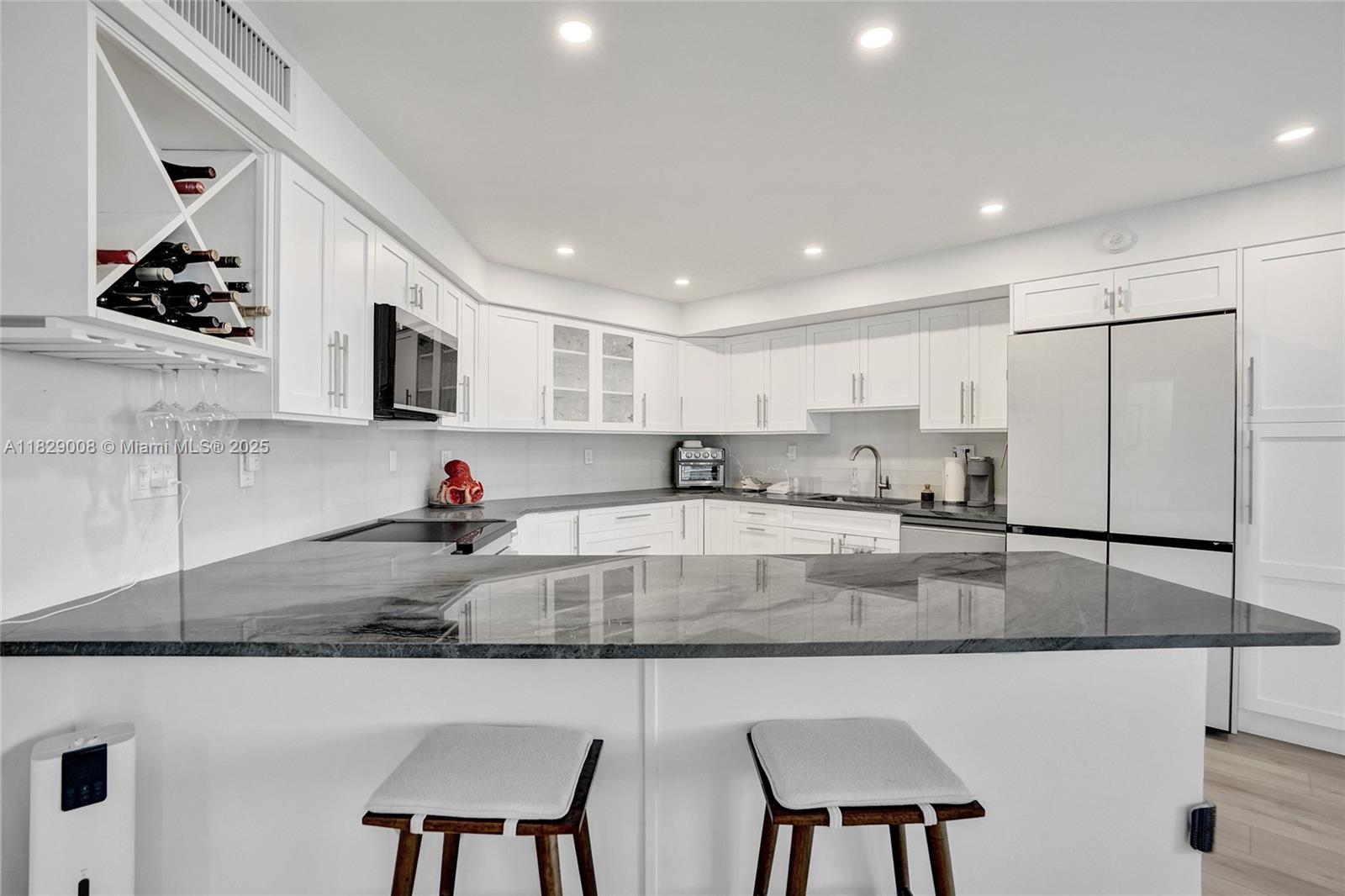 CLARIDGE CONDO - Residential