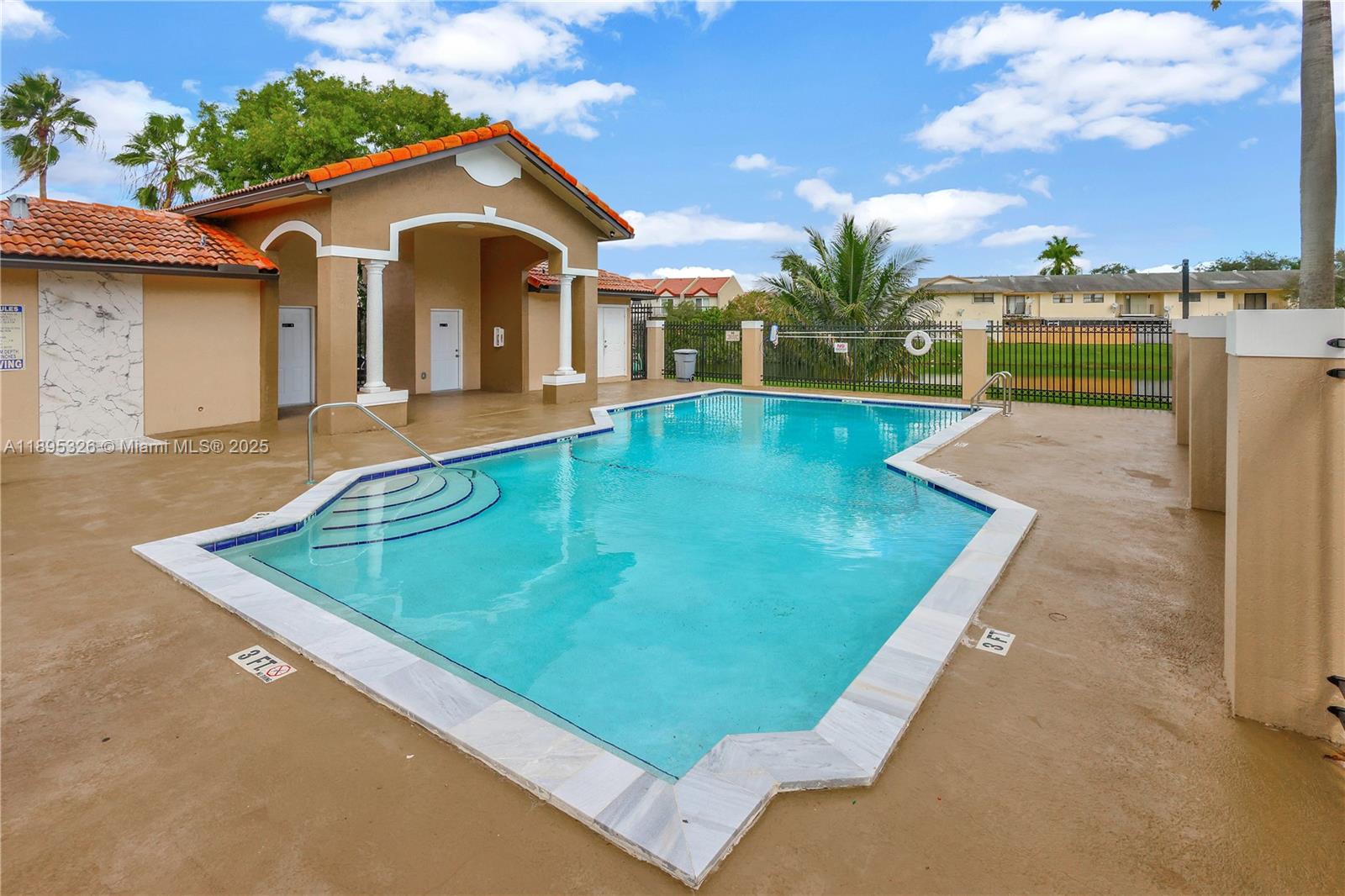 LAGO LINDO TOWNVILLAS CON - Residential