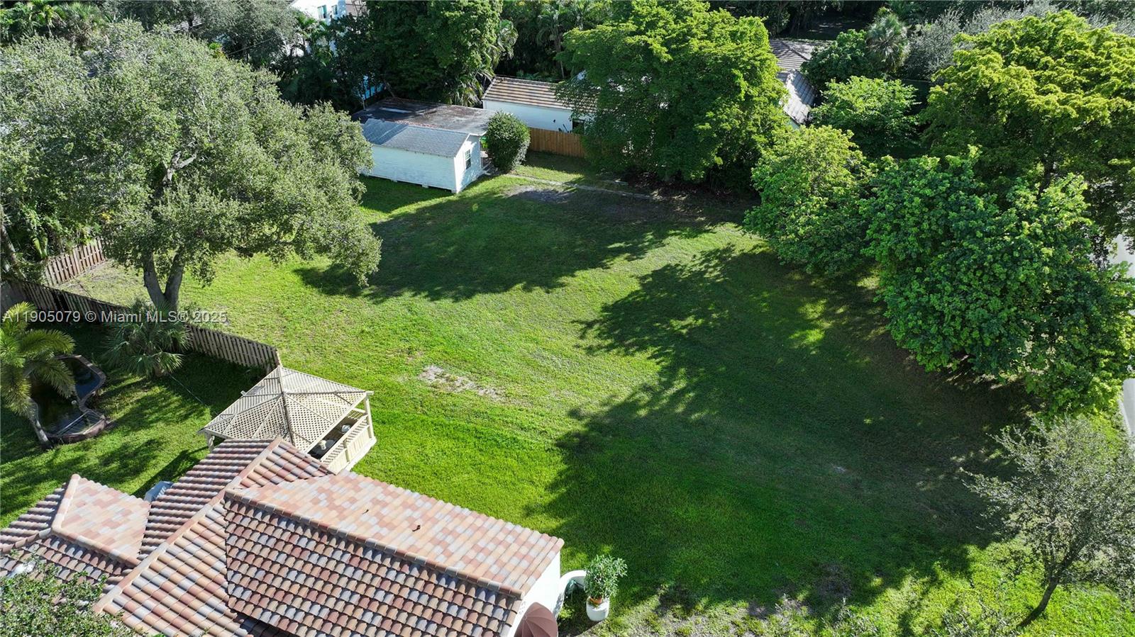 EL JARDIN - Residential