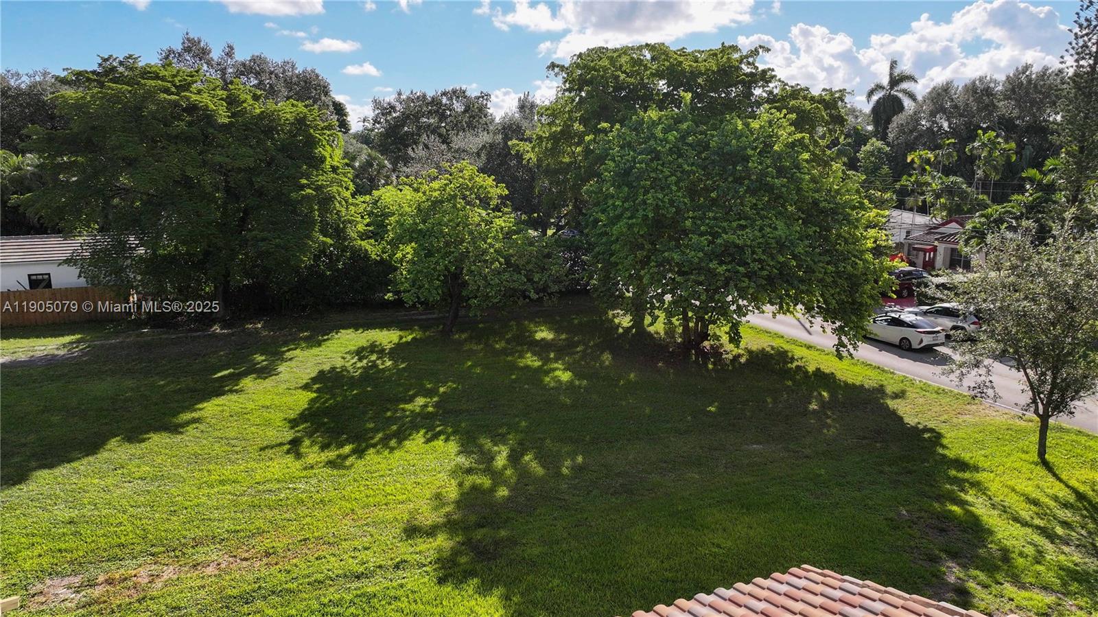 EL JARDIN - Residential