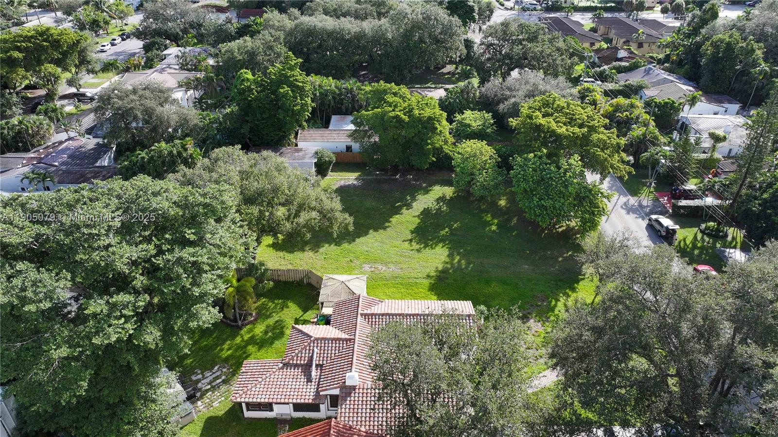 EL JARDIN - Residential