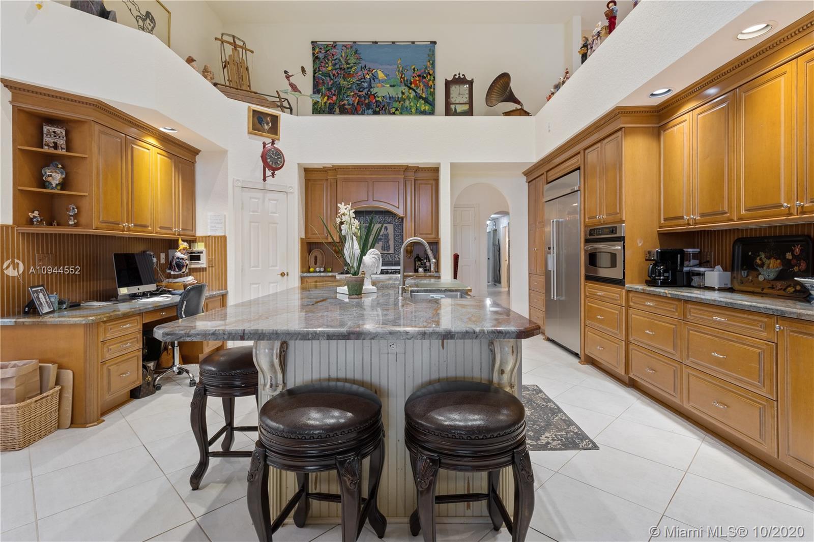 VINTAGE ISLE - Residential