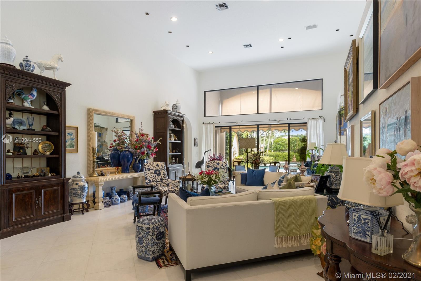 VINTAGE ISLE - Residential