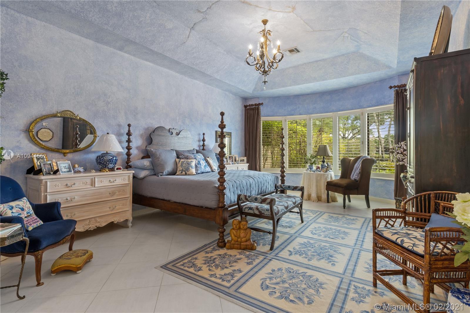 VINTAGE ISLE - Residential