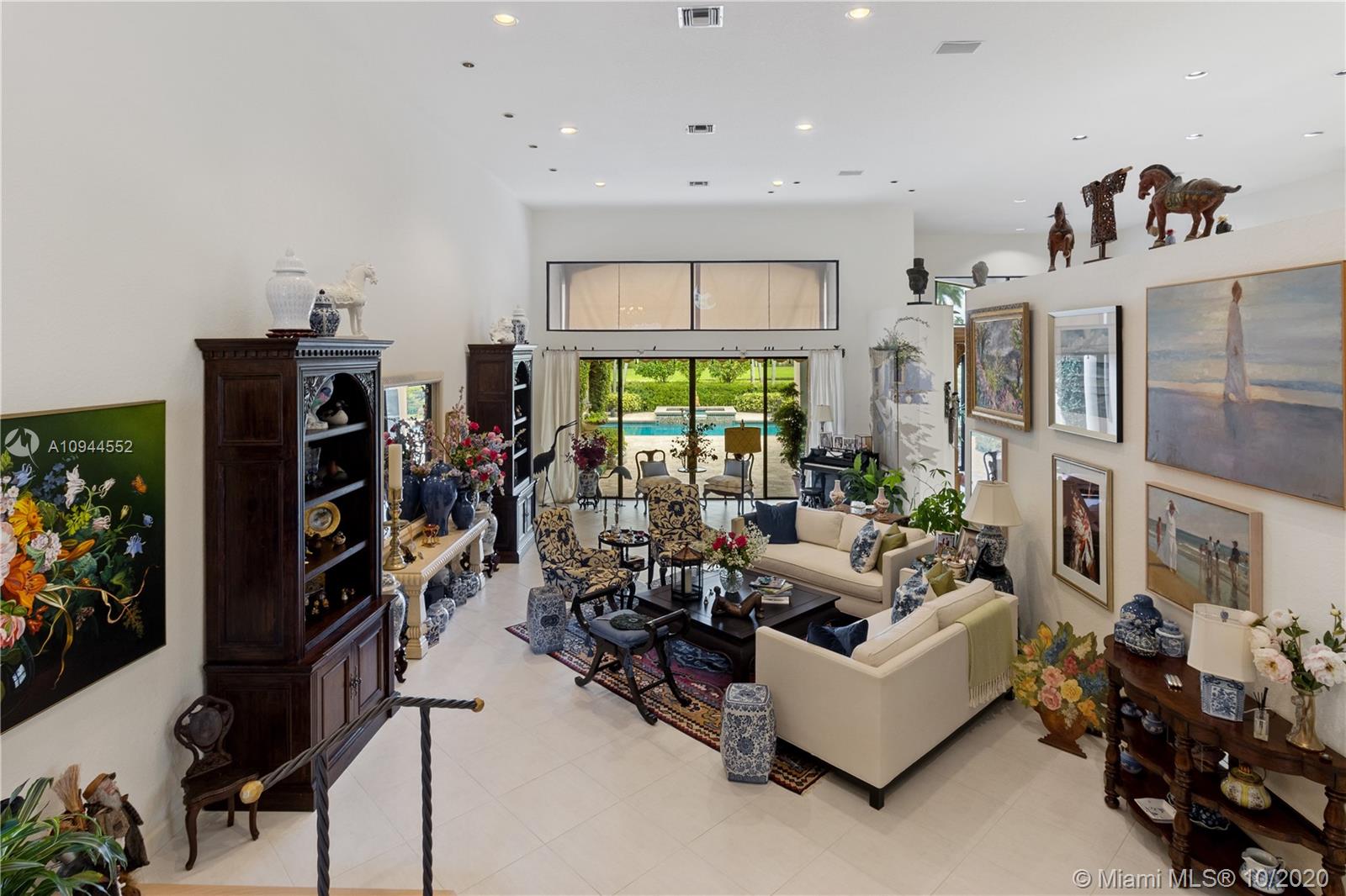 VINTAGE ISLE - Residential