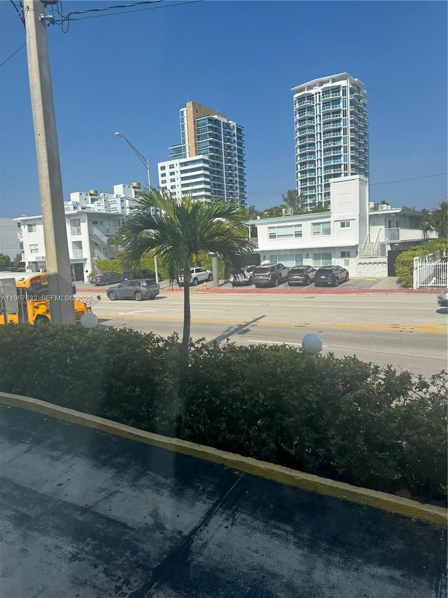 6484 Indian Creek Dr 115