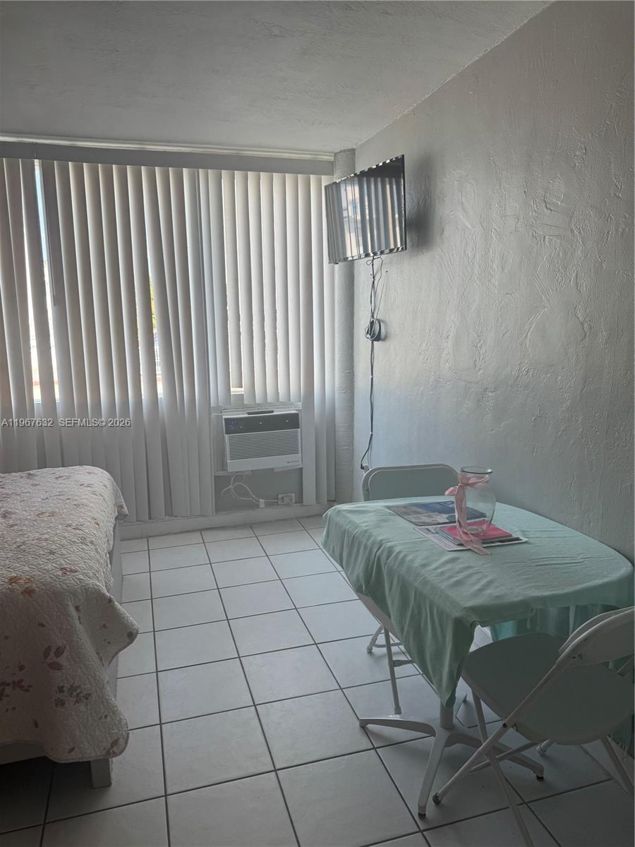 6484 Indian Creek Dr 115