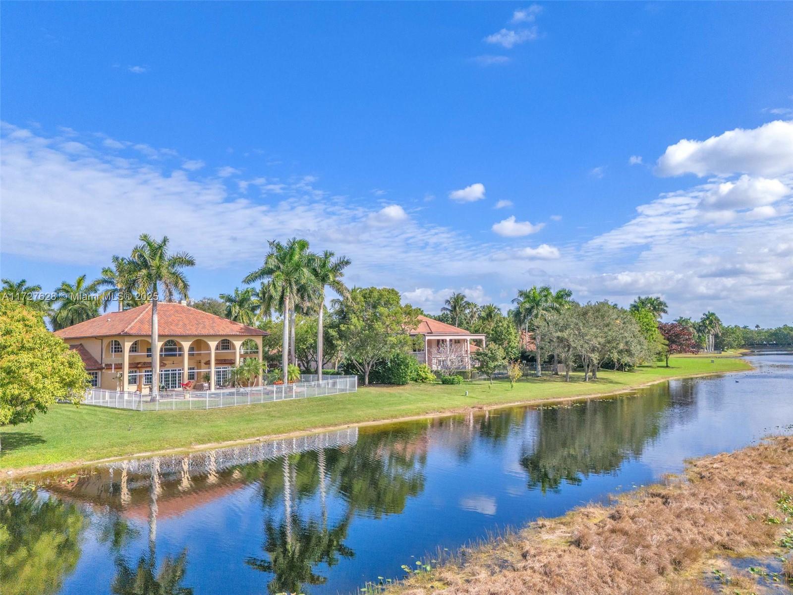 WINDMILL LAKE ESTATES - Residential